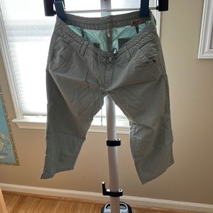 EEUC. Limited Edition Gap. Mint green capri wide leg pant.